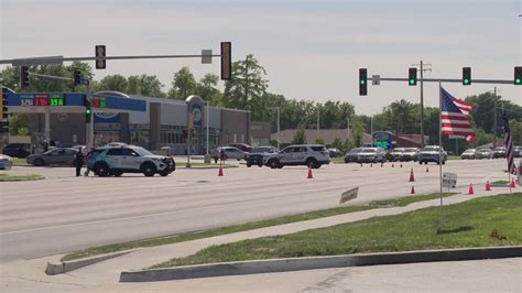 Man shoots at officers during Metro East traffic stop, police say ...