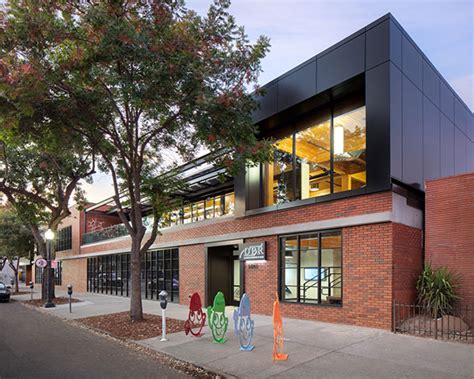 Vitro Solarban 70 Glass Used in Sacramento Office Project | Glass Magazine