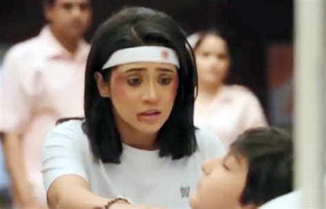 Goenka Family is Elated at Sirat's Entry In The House