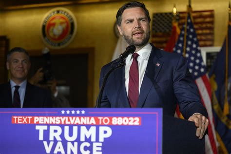 Fox News Host Confronts JD Vance With Polls Showing Donald Trump Losing ...