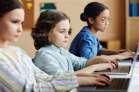 Children Using Computers 的图像结果