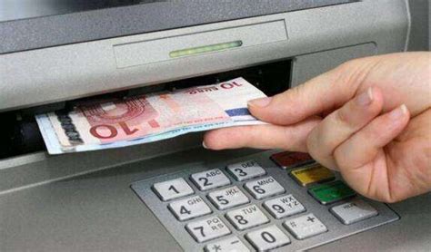 ATM取现政策手续费上调到多少？2016年各银行跨行取款手续费一览-为什么