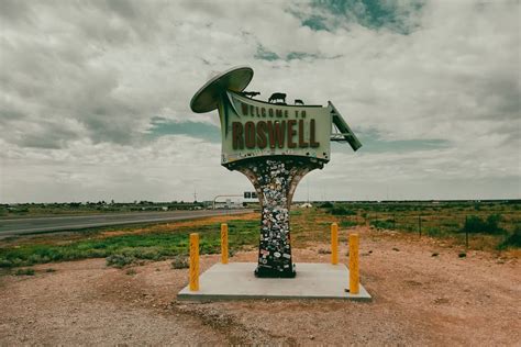 Alien Encounters 的图像结果