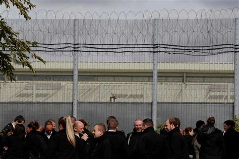 UK prison officers return to work after protest against violence in jail