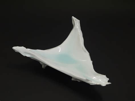 Tsubusa Kato, Small Triangle Plate | The Scottish Gallery