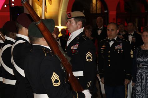 USASOC PRESENTS PRESTIGIOUS AWARD TO SPECIAL FORCES MEDIC | Article ...