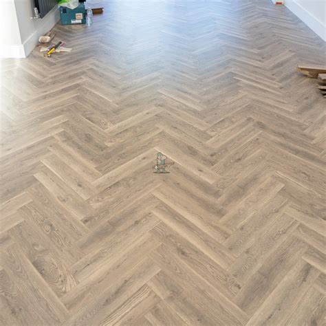 Home Classic 12mm Weathered White Oak 4V Laminate Flooring