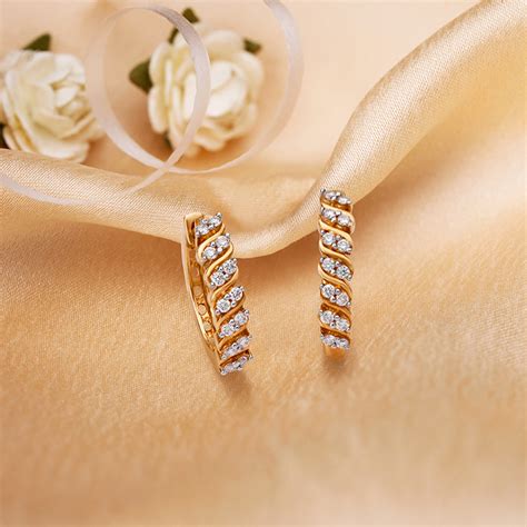 From delicate diamonds to captivating chandeliers, Tanishq has ...
