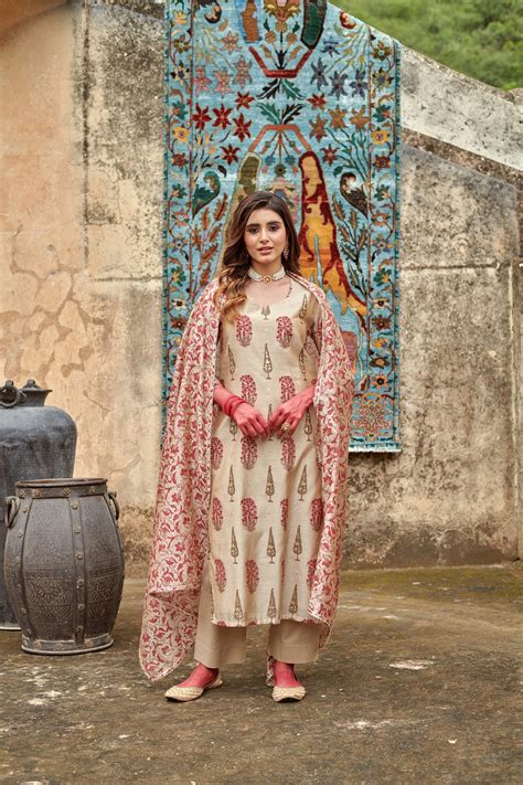 Karaj Jaipur Beige Chanderi Kurta Set