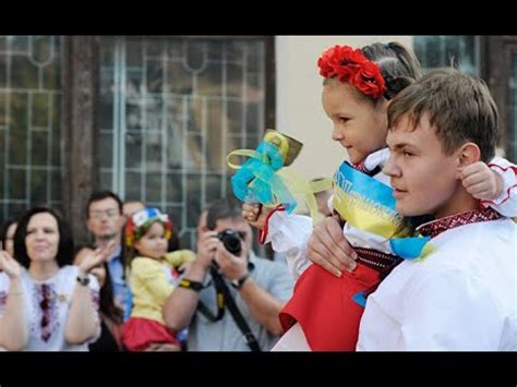 Как «великий и могучий» захватывает украинские школы. Главред, Украина ...