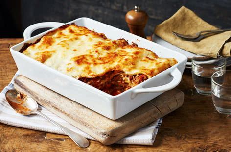 Easy Lasagne Recipe   Lasagne Recipes   Tesco Real Food