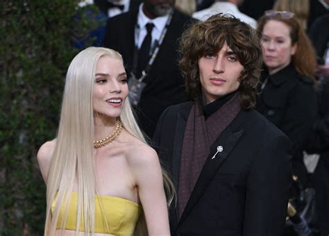 'The Menu' star Anya Taylor-Joy marries BF Malcolm McRae in Italy ...