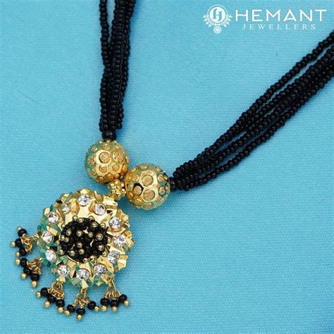 Traditional Maharashtrian Kolhapuri Mangalsutra Plain Ghas 12 Stone ...