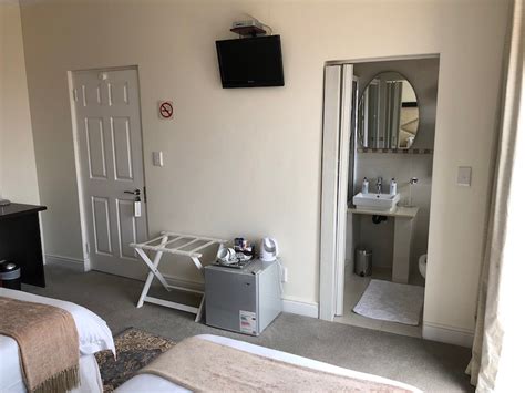 Coral Beach Bed & Breakfast, East London