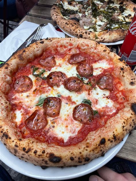 Diavola Pizza, Pizzeria Antonio Sorbillo. Naples, Italy : r/Pizza