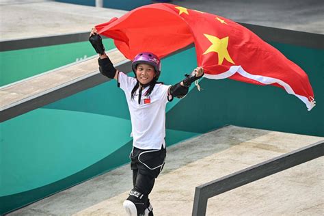 中国最年轻亚运冠军诞生！13岁崔宸曦拿下滑板女子街式金牌_年龄_训练_选手