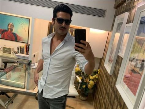 Zayed Khan body transformation | [PIC INSIDE] Zayed Khan shares viral ...
