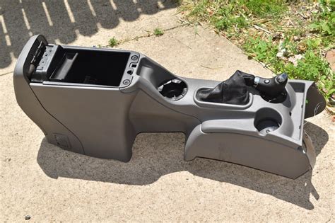07 Front Lower Center Console 2007 Chevrolet Trailblazer floor automat– FatMan's Garage, LLC