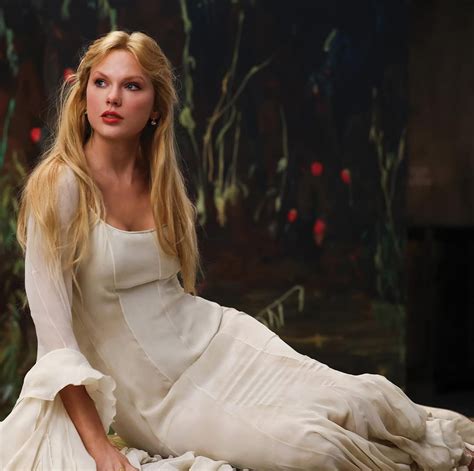 Taylor Swift Transforms Through Nine Iconic Looks in "The Fate of Ophelia" Music Video - Stylish ...