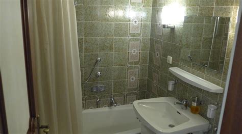 GOLDEN EARTH (Salzburg Region/Hof bei Salzburg, Austria) - Lodge ...