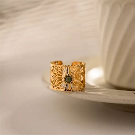 Floral Stainless Steel 18K Gold Plated Ring – PEACHY ACCESSORIES