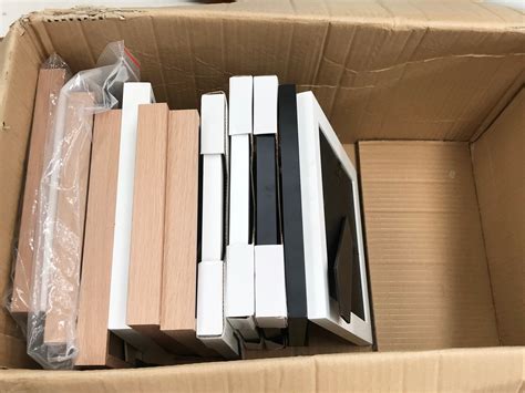 Box of Picture Frames - Lot 1086000 | ALLBIDS