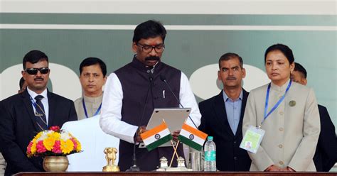 Hemant Soren’s unlikely rise to power in Jharkhand | The Caravan