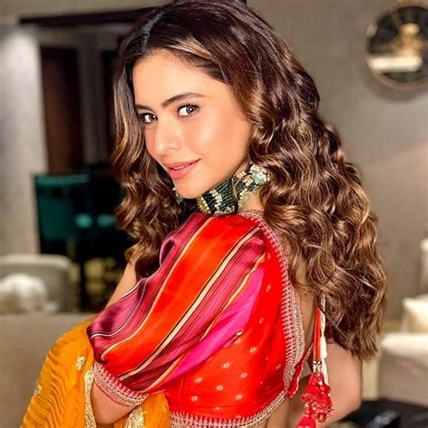 पार्टी में ट्राई करें ये 6 Open Hairstyle