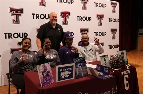 Davis Signs to Play Football at Kansas State | Troup High School