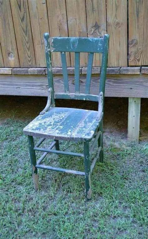 家里破旧的椅子不要扔，旧物改造设计教你这样做置物架的钱都省了_椅背