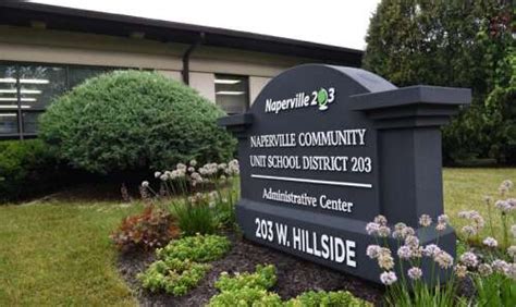 Naperville 203 approves new contract for teachers