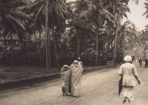 Muslim women covering their face and walking on the streets - Kerala ...