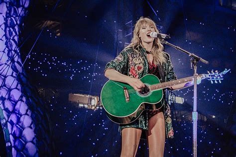 Download Taylor Swift: Reputation Stadium Tour (2018) {Netflix Music ...