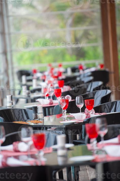 Restaurant Table Setting 的图像结果