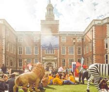 Language courses in England UK for international students