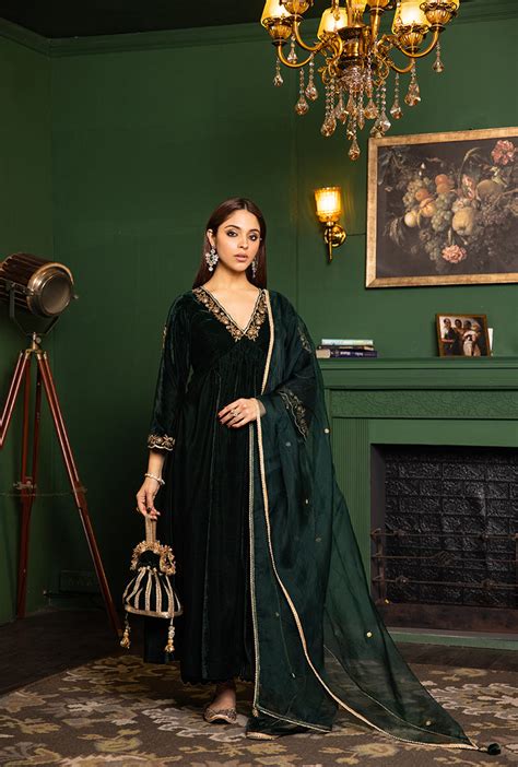 Dr. Jai Madaan in Bottle Green Velvet Empire Line Dastaan Kurta Set ...
