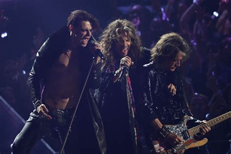 Ozzy Osbourne es recordado en los MTV VMA 2025 con un tributo ...