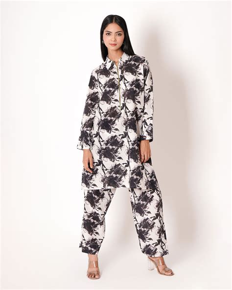 Monochrome Love Voil Slub Floral Print Co-ord Set – Kameez