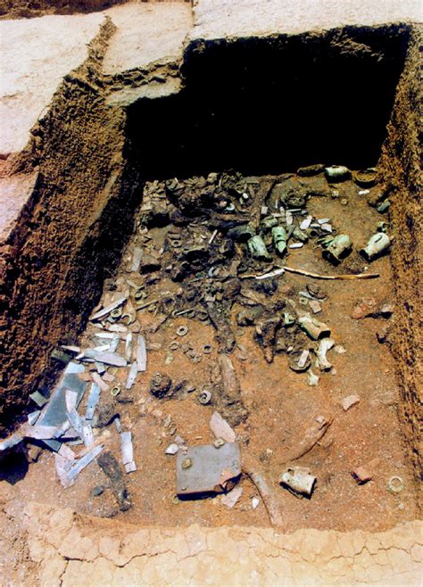 三星堆遗址新发现6座祭祀坑 出土文物近1.3万件_腾讯新闻