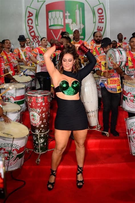 Foto: Paolla Oliveira participou de um evento para a escolha do samba-enredo da Grande Rio em ...