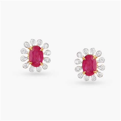 Luxurious Glow Diamond Stud Earrings