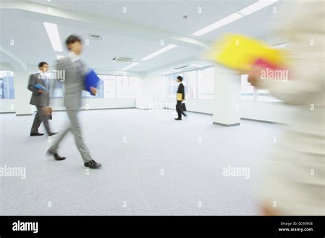 People Walking Office 的图像结果