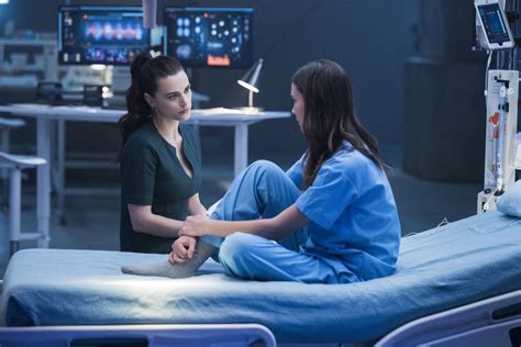 SUPERGIRL: Lena Luthor Helps Reign In New Photos From Season 3, Episode ...