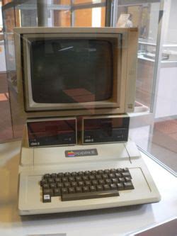 Apple II Computer Collection 的图像结果