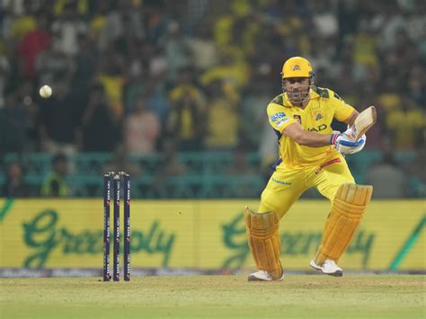 Watch- MS Dhoni spotted limping, injury scare for CSK?: Wicketkeeper ...