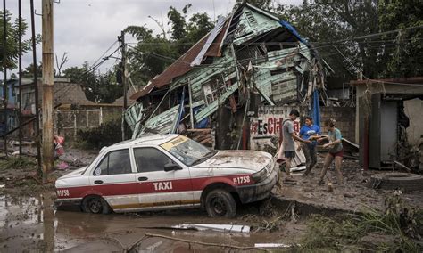 మెక్సికోలో వరదల‌ బీభత్సం.. 41 మంది మృతి | Heavy rain in Mexico sets off ...