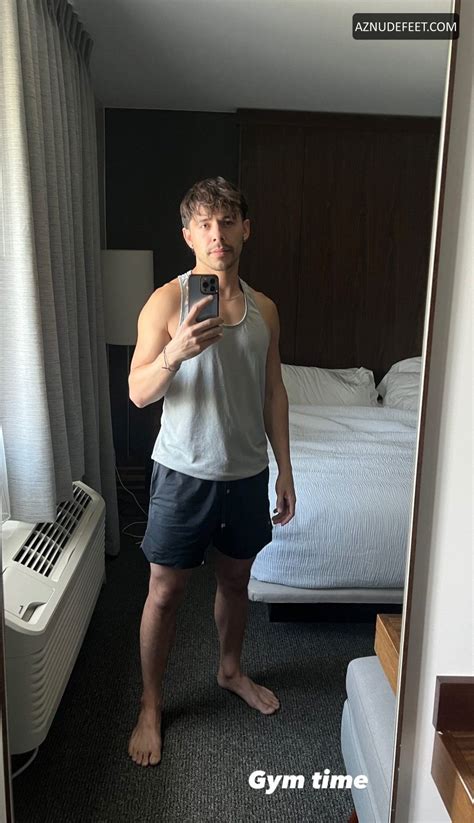 DAVID ARCHULETA Feet - AZNudeFeet Men