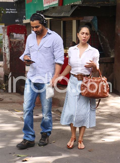 Kim Sharma And Harshvardhan Rane Clicked Hand-in-Hand, Check Couple’s ...
