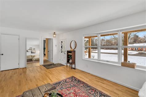 5425 Oaktree Dr, Flint Township, MI 48532 | Boulevard Real Estate Media