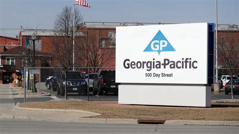 Georgia-Pacific closes its Oshkosh plant and lays off 38 workers
